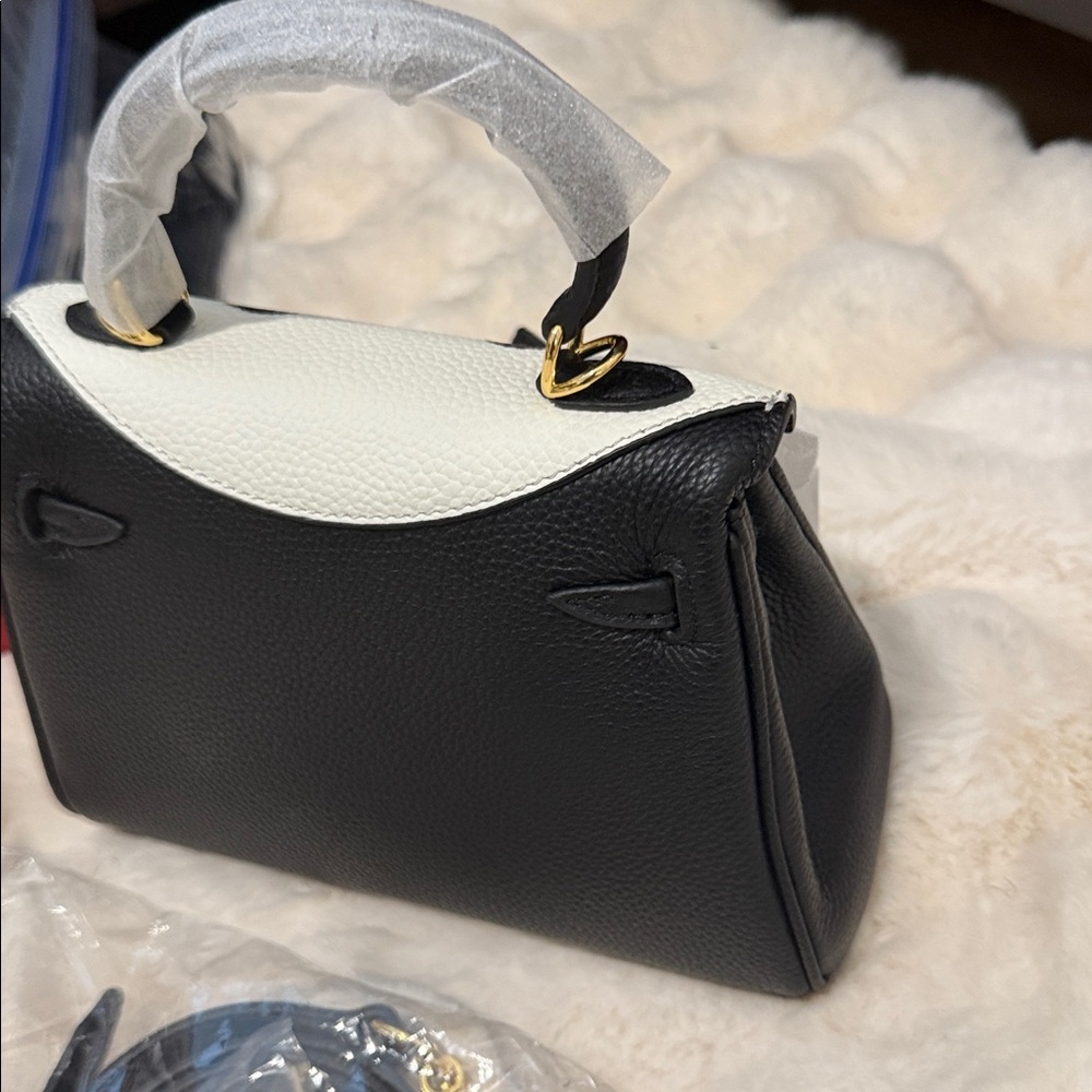 Black and White genuine leather mini Panda Design Handbag - Picture 10 of 14